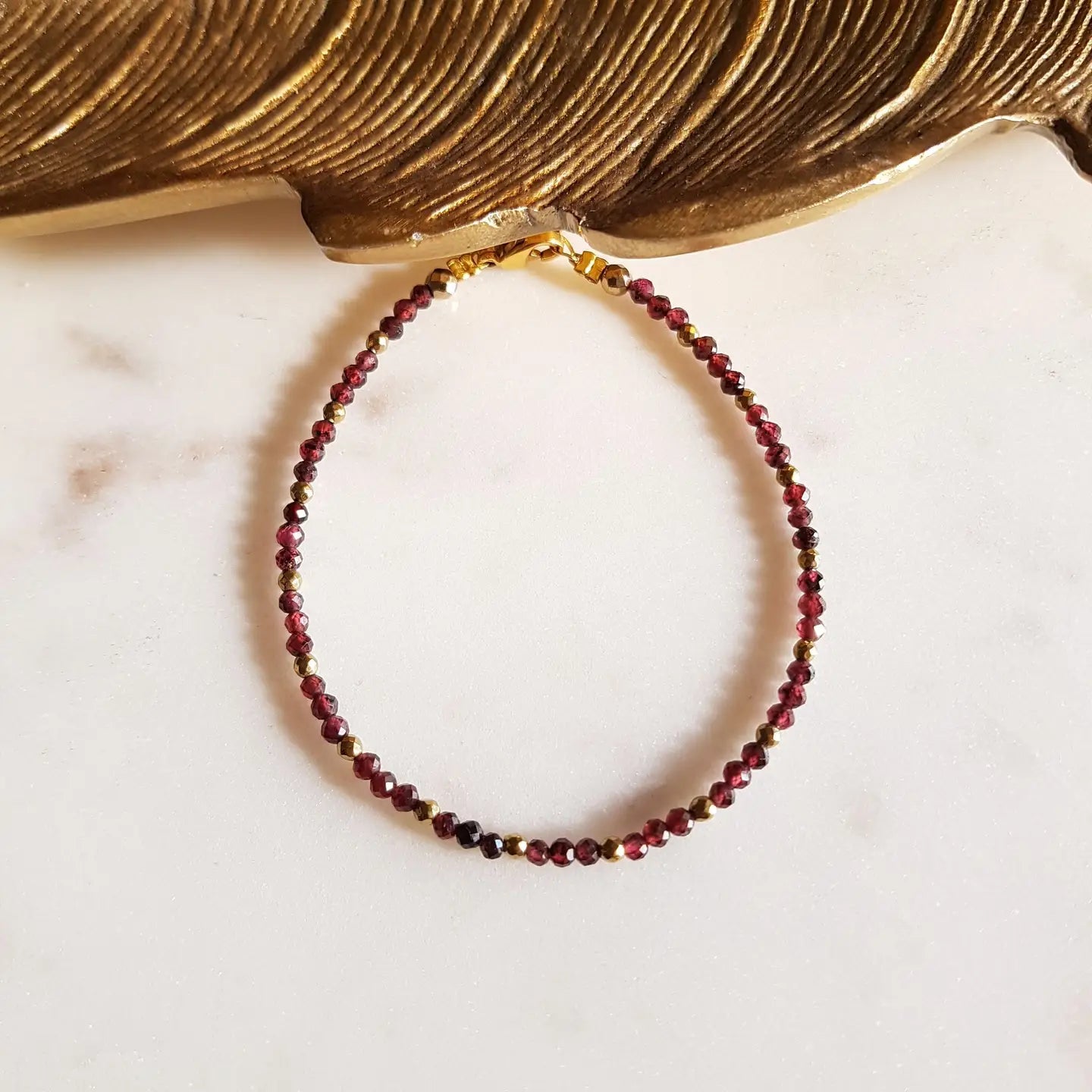 Bracelet with Garnet and Labradorite Crystals "Energy"