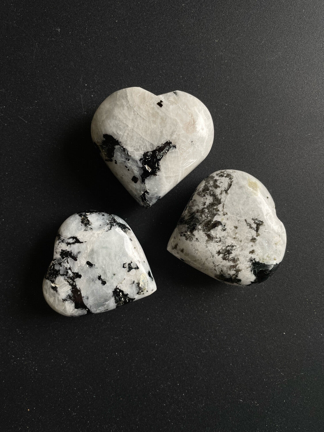 Vaivorykštinio Mėnulio akmens "Širdis”